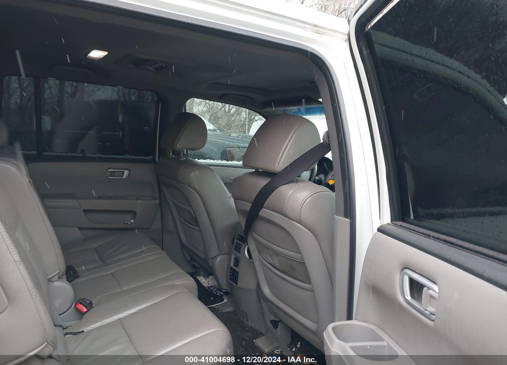 2010 HONDA PILOT TOURING VIN: 5FNYF4H98AB023282
