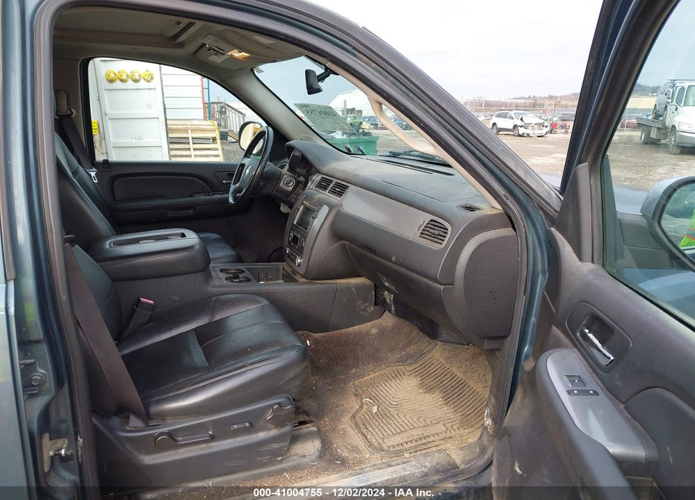 2008 CHEVROLET TAHOE LT VIN: 1GNFK13038R112151
