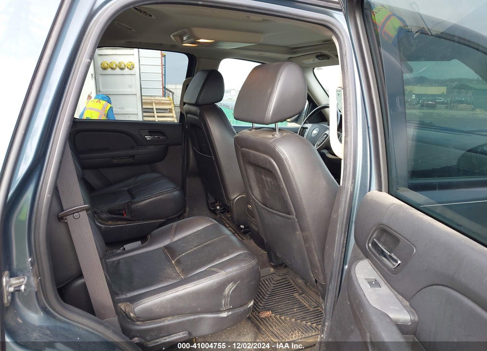 2008 CHEVROLET TAHOE LT VIN: 1GNFK13038R112151