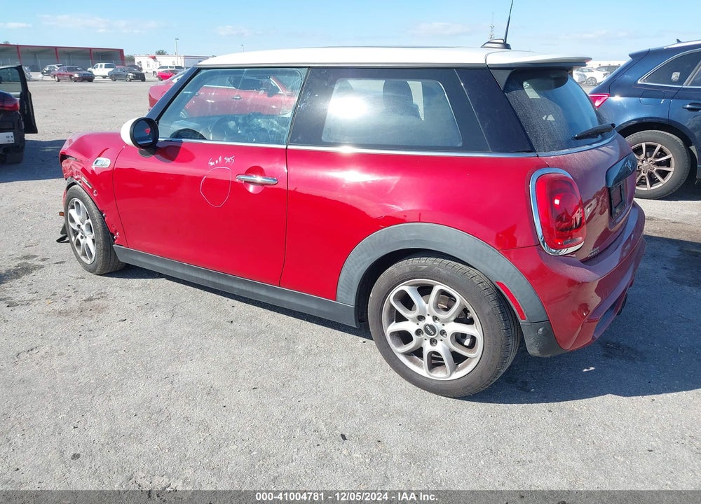 2015 MINI HARDTOP COOPER S VIN: WMWXP7C58F2A41239