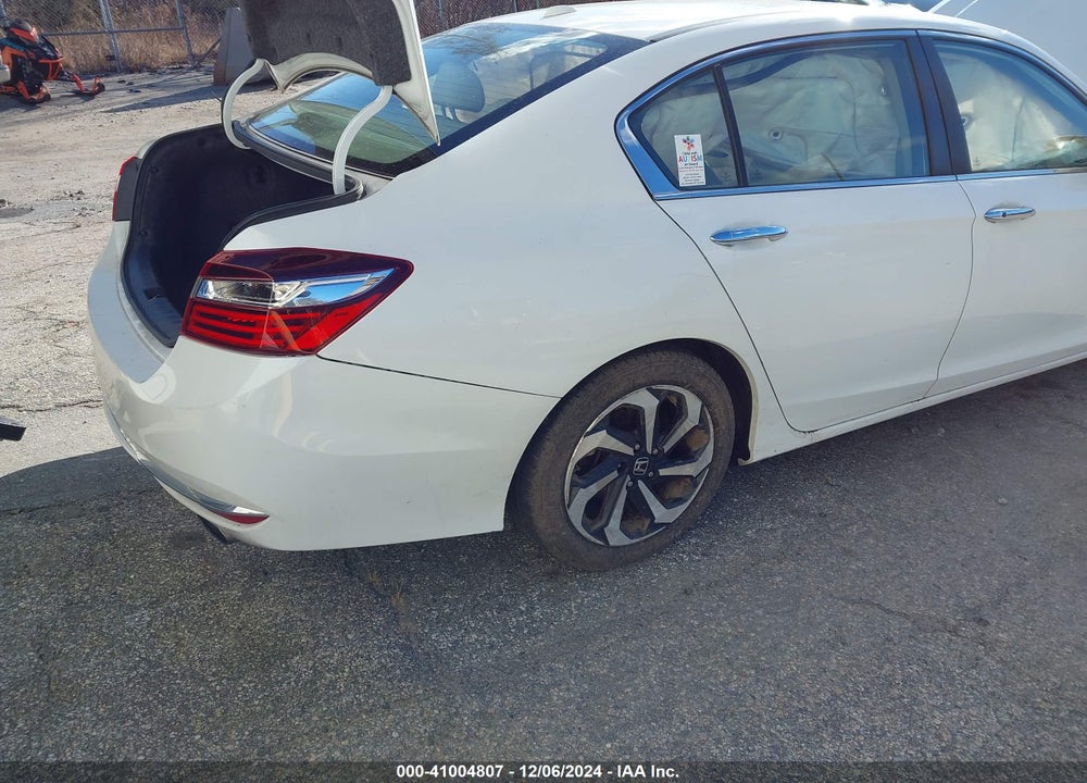 2016 HONDA ACCORD EX-L VIN: 1HGCR2F82GA220774