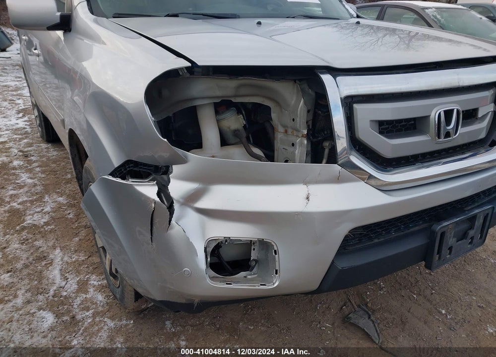 2011 HONDA PILOT TOURING VIN: 5FNYF4H91BB086550