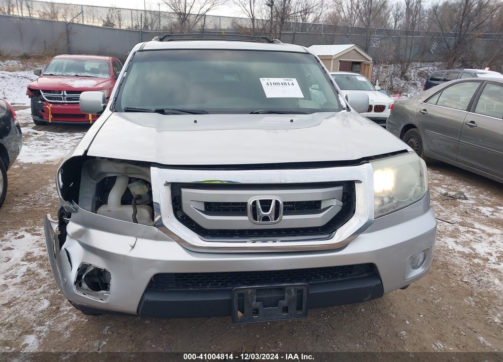 2011 HONDA PILOT TOURING VIN: 5FNYF4H91BB086550
