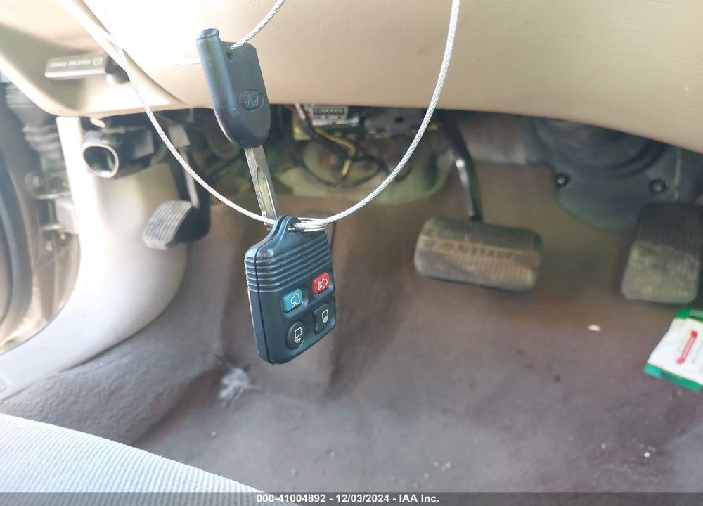 2004 FORD TAURUS SE VIN: 1FAFP58S64A190580