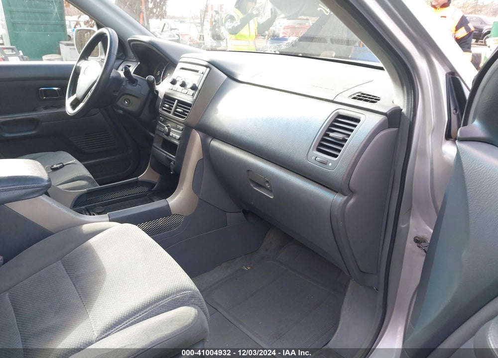 2006 HONDA PILOT EX VIN: 5FNYF18416B022078