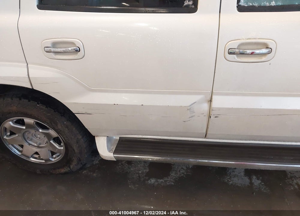 2005 CADILLAC ESCALADE STANDARD VIN: 1GYEK63N15R102009