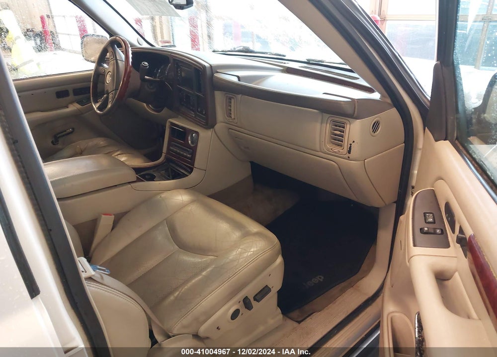 2005 CADILLAC ESCALADE STANDARD VIN: 1GYEK63N15R102009