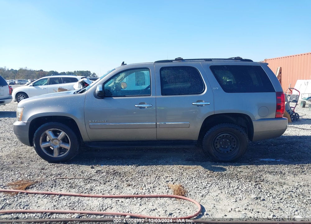 2009 CHEVROLET TAHOE LTZ VIN: 1GNFC33019R146695