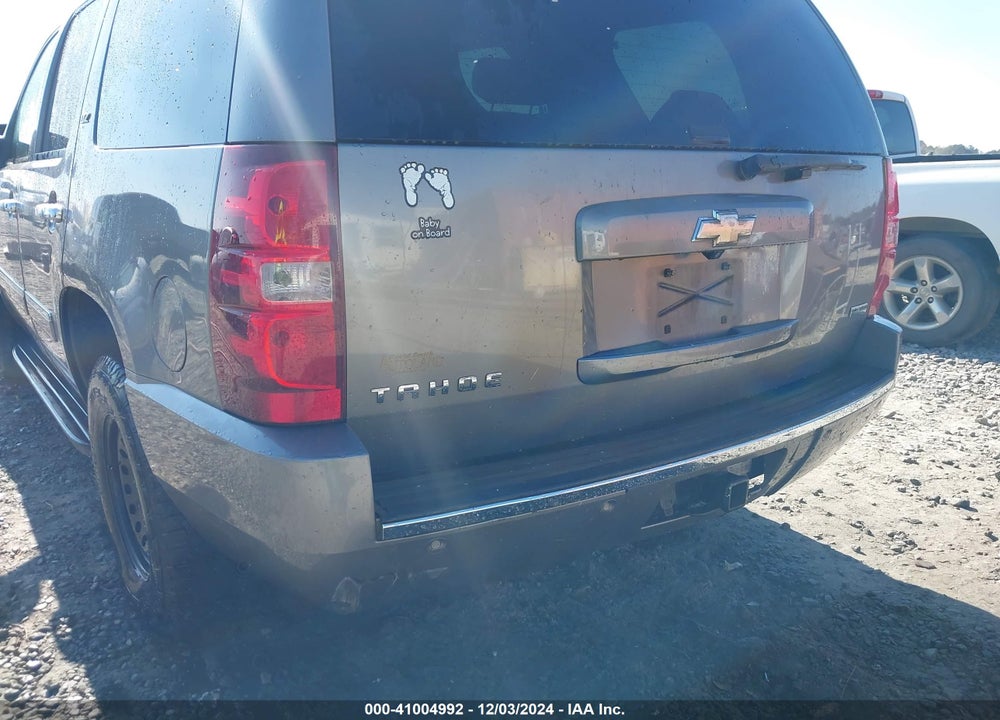 2009 CHEVROLET TAHOE LTZ VIN: 1GNFC33019R146695