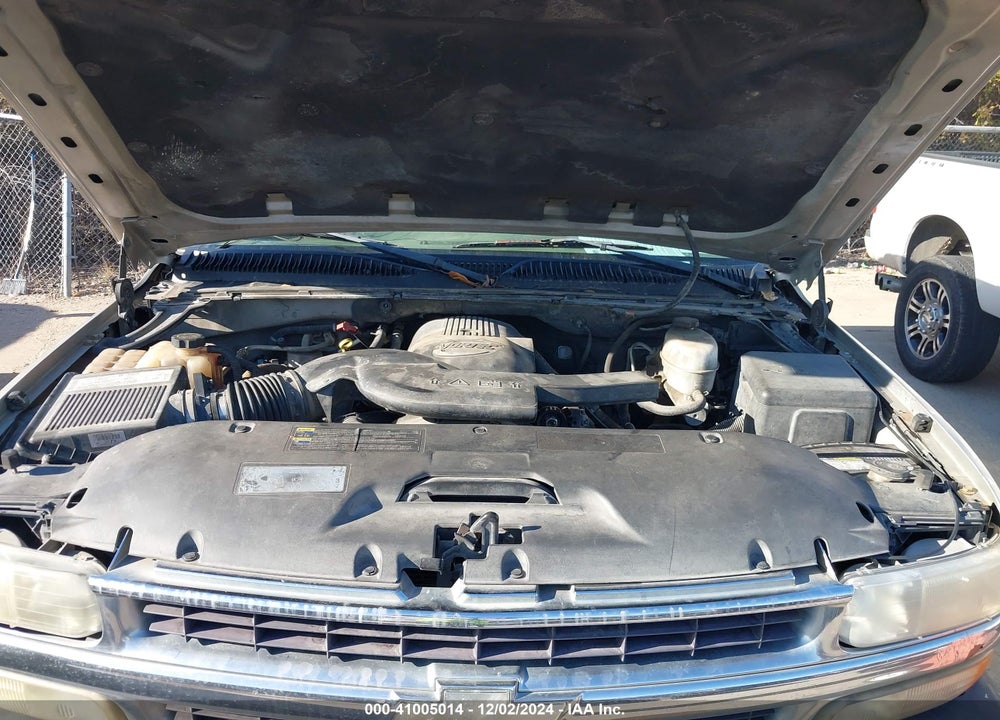 2004 CHEVROLET TAHOE LS VIN: 1GNEC13Z44R269950
