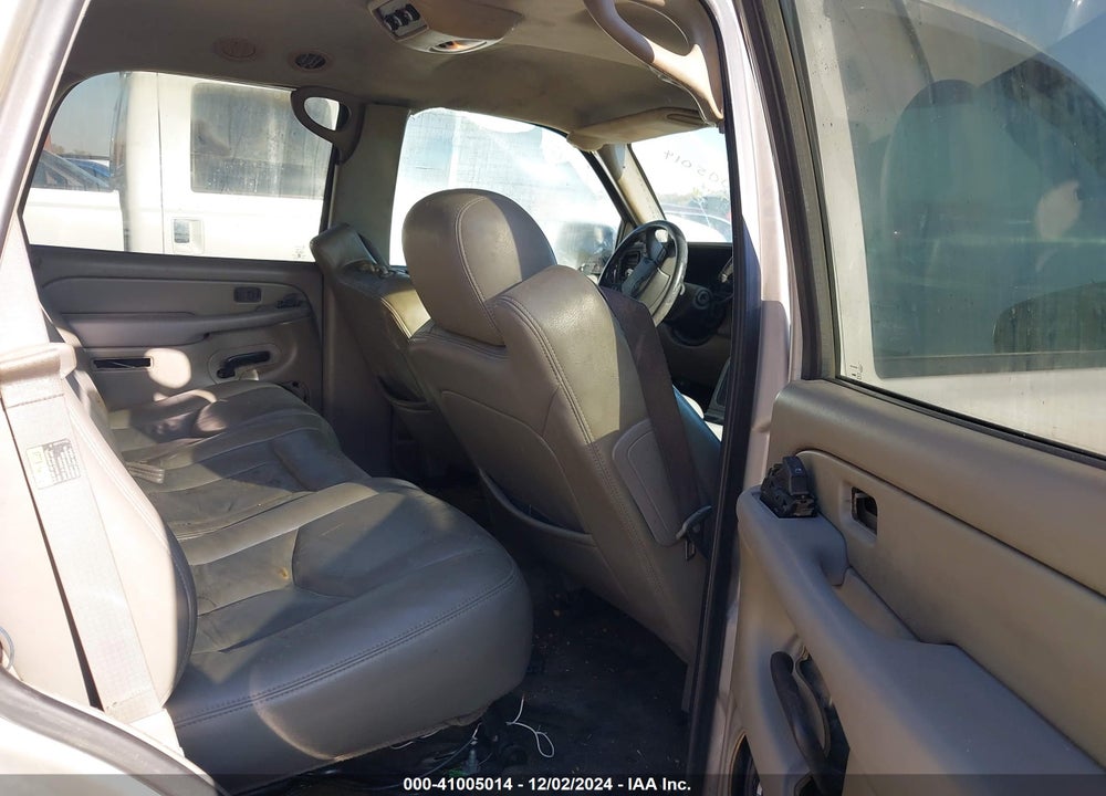2004 CHEVROLET TAHOE LS VIN: 1GNEC13Z44R269950