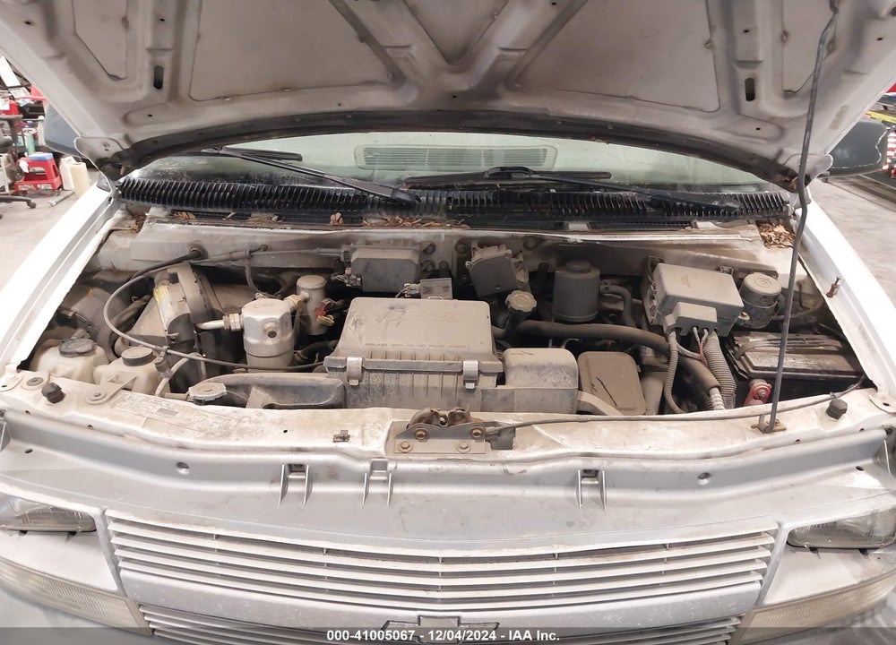 2000 CHEVROLET ASTRO VIN: 1GCDM19W3YB138554