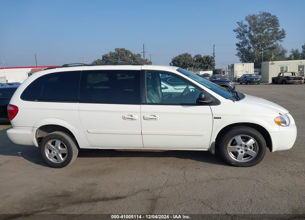 2007 DODGE GRAND CARAVAN SXT VIN: 2D4GP44L27R303502