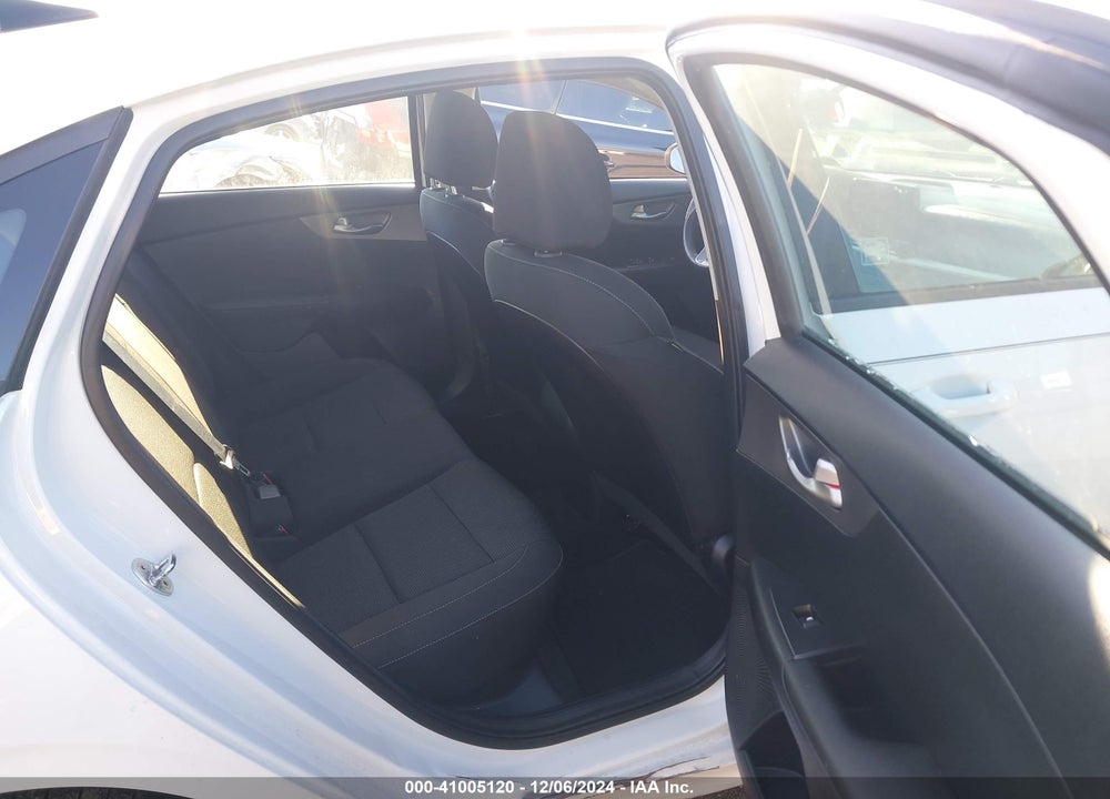 2019 KIA FORTE LXS VIN: 3KPF24AD6KE116505