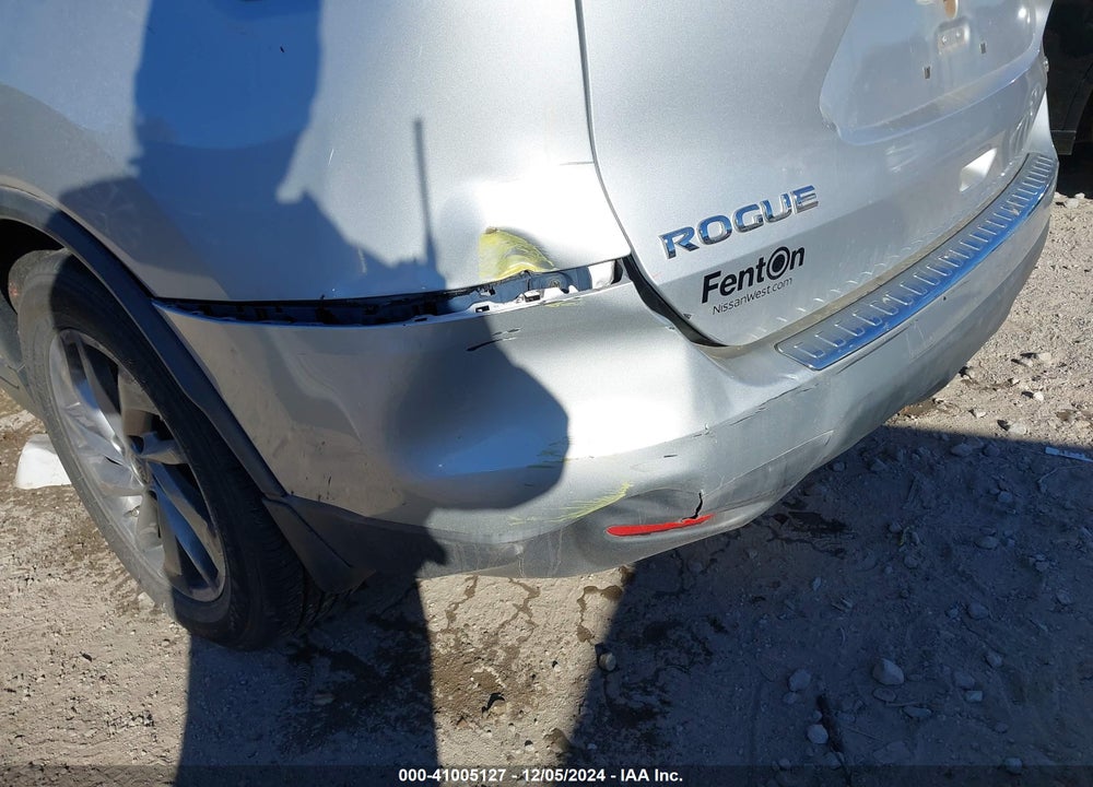 2015 NISSAN ROGUE SL VIN: 5N1AT2MT9FC776321