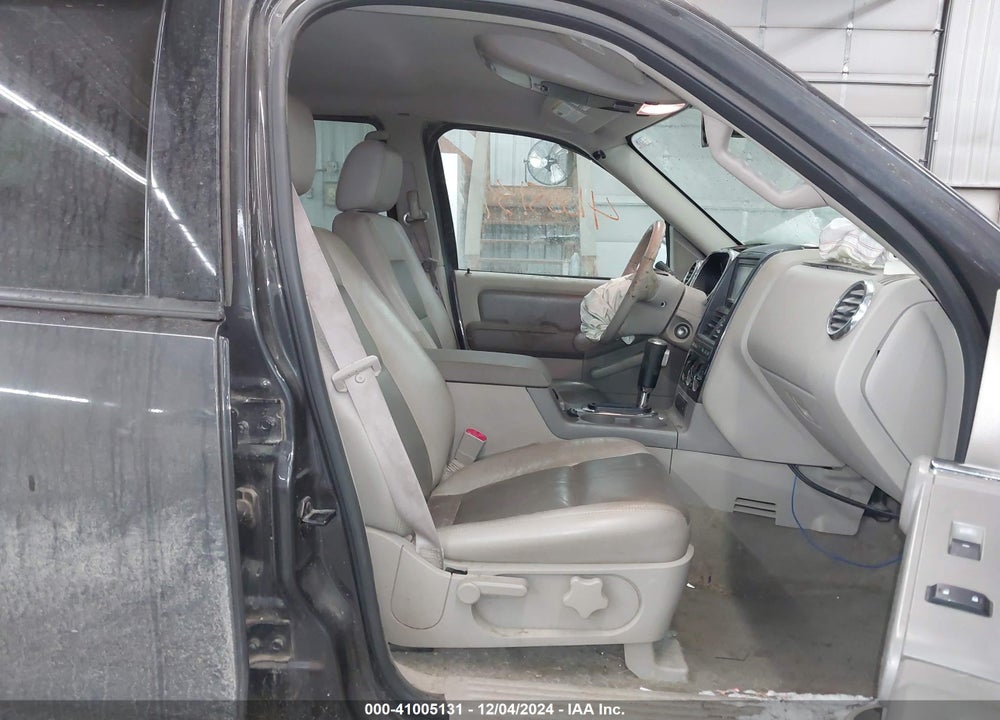 2007 FORD EXPLORER XLT VIN: 1FMEU73867UA89592