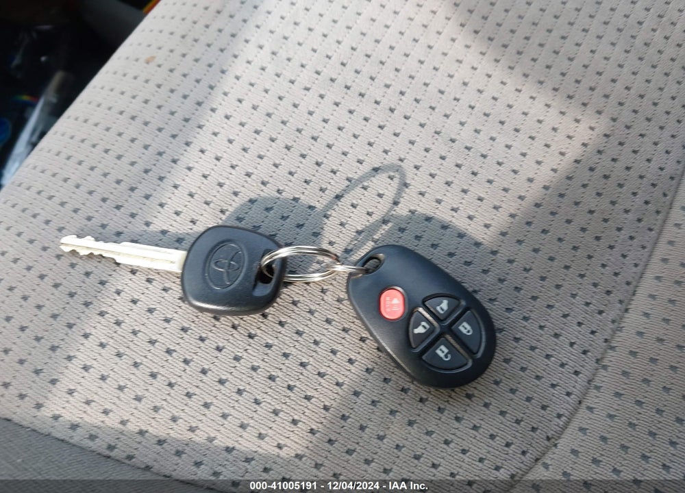 2007 TOYOTA SIENNA LE VIN: 5TDBK23C17S006529