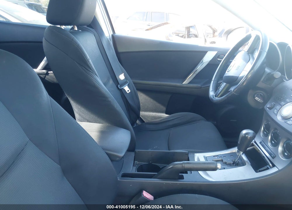 2011 MAZDA 3 S SPORT VIN: JM1BL1U51B1446912