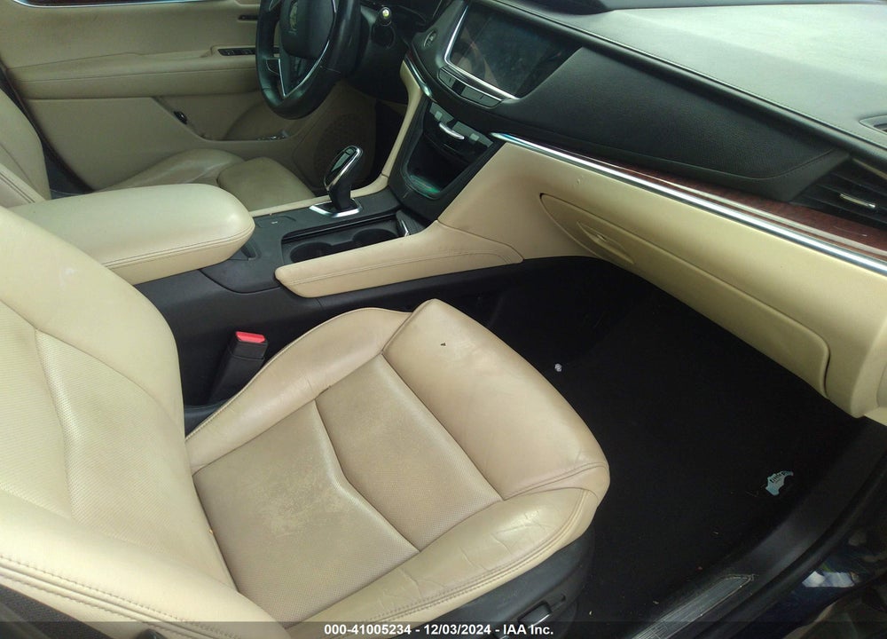 2017 CADILLAC XT5 VIN: 1GYKNBRS3HZ162880