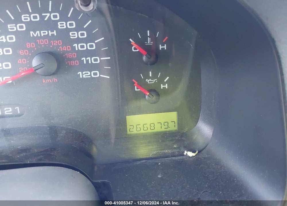 2005 FORD F-150 XLT VIN: 1FTRW12W75KE73953