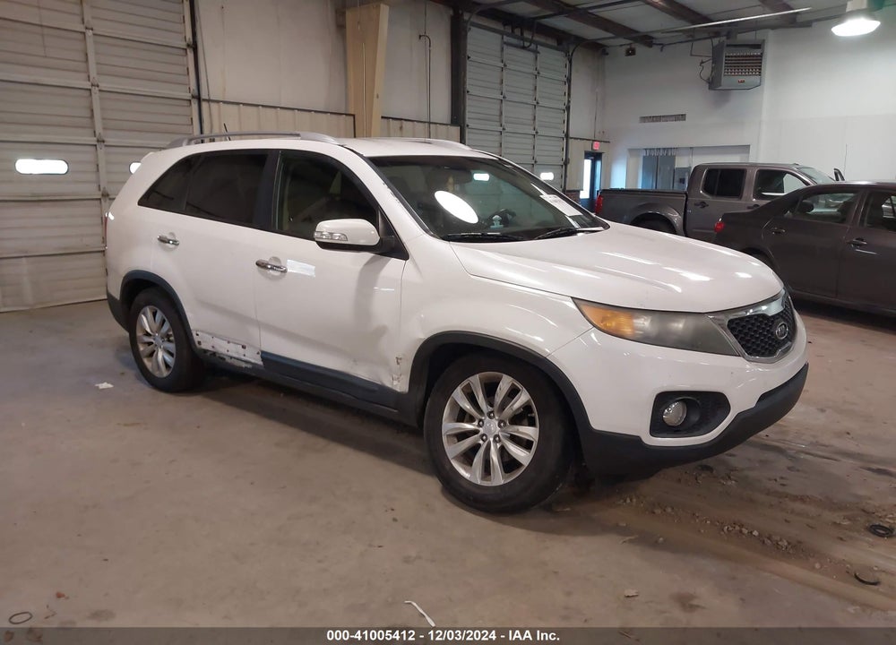 2011 KIA SORENTO EX VIN: 5XYKU3A11BG008871