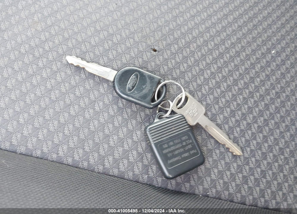 2006 FORD FOCUS ZX5 VIN: 1FAFP37N26W142550
