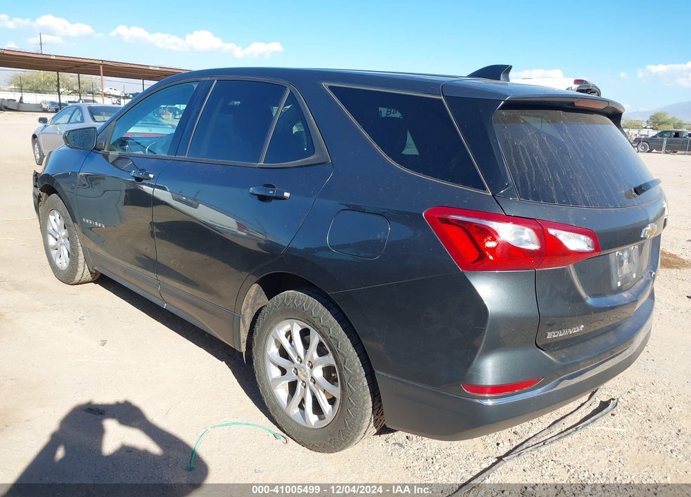 2018 CHEVROLET EQUINOX LS VIN: 3GNAXHEV4JS590854