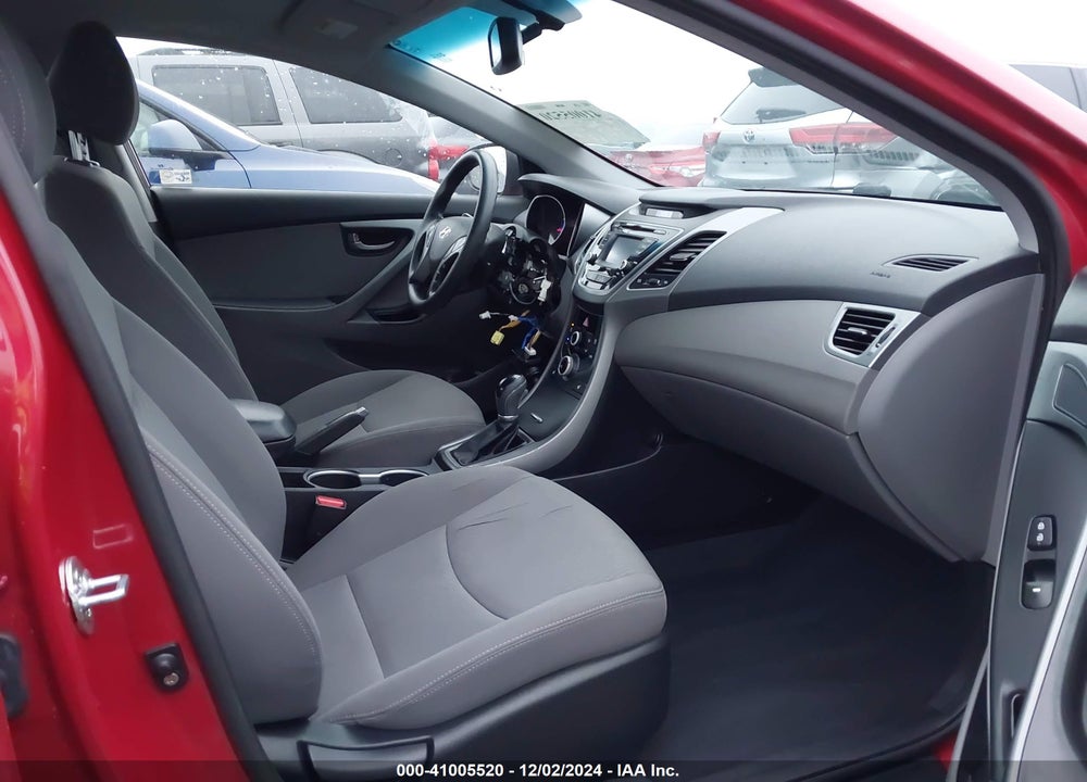 2014 HYUNDAI ELANTRA VIN: KMHDH4AEXEU092595