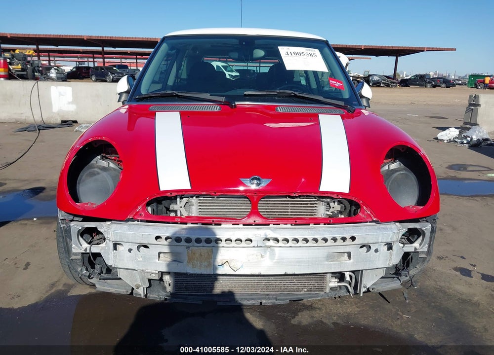 2005 MINI COOPER VIN: WMWRC33595TJ70898