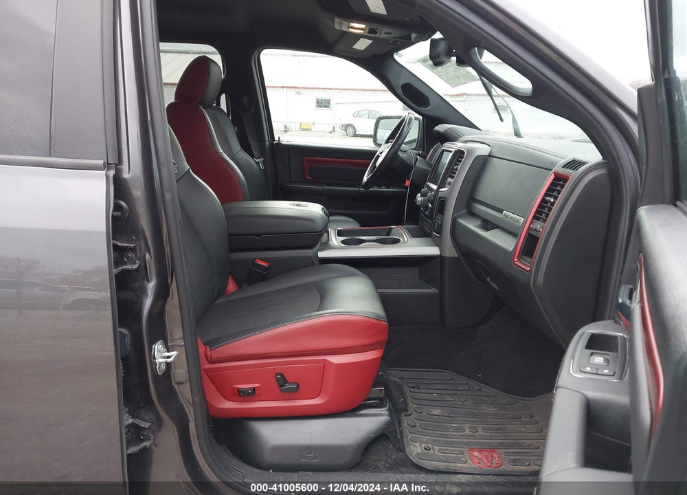 2016 RAM 1500 VIN: 1C6RR7YT4GS375500