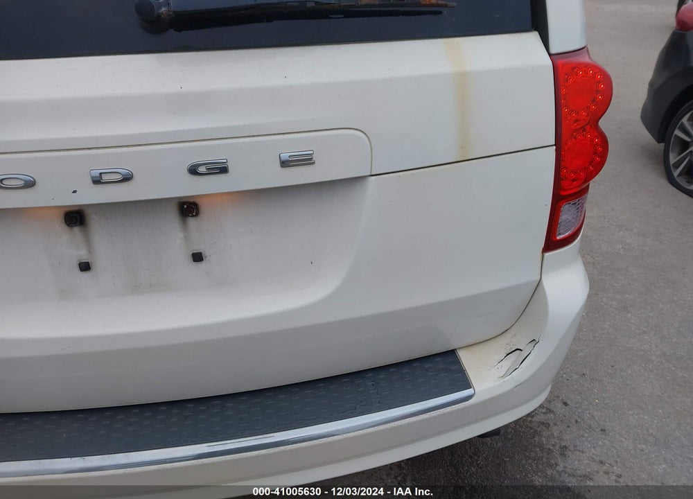 2011 DODGE GRAND CARAVAN MAINSTREET VIN: 2D4RN3DG7BR711210
