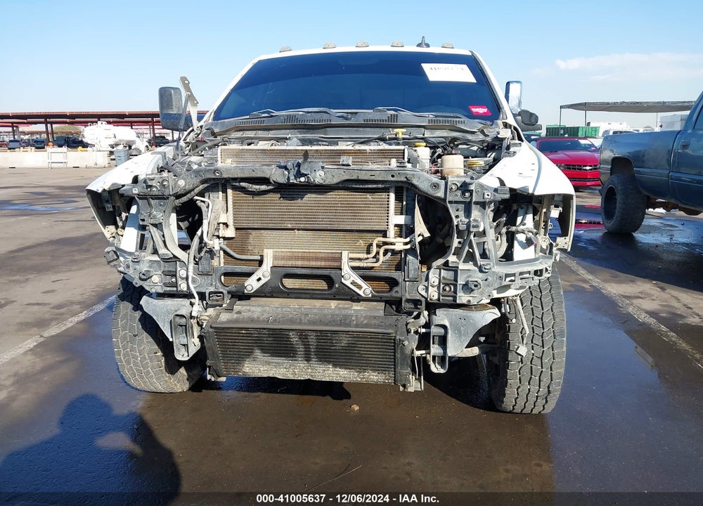 2017 RAM 3500 LIMITED  4X4 8' BOX VIN: 3C63RRKL1HG723627