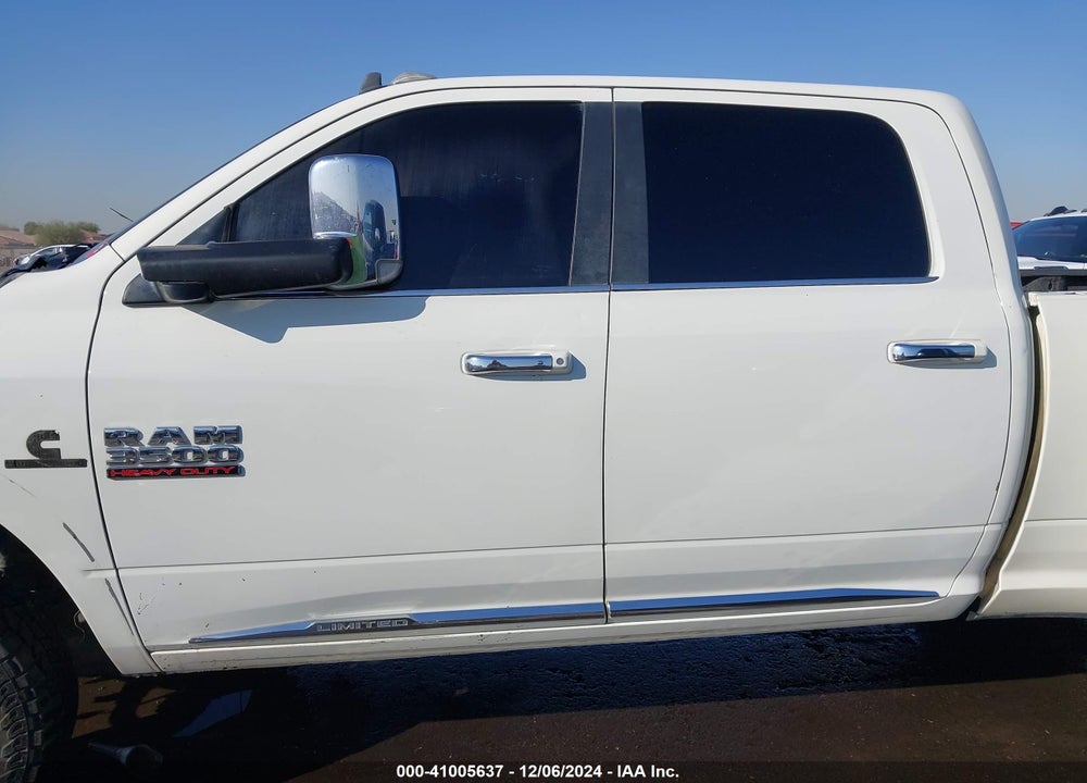 2017 RAM 3500 LIMITED  4X4 8' BOX VIN: 3C63RRKL1HG723627