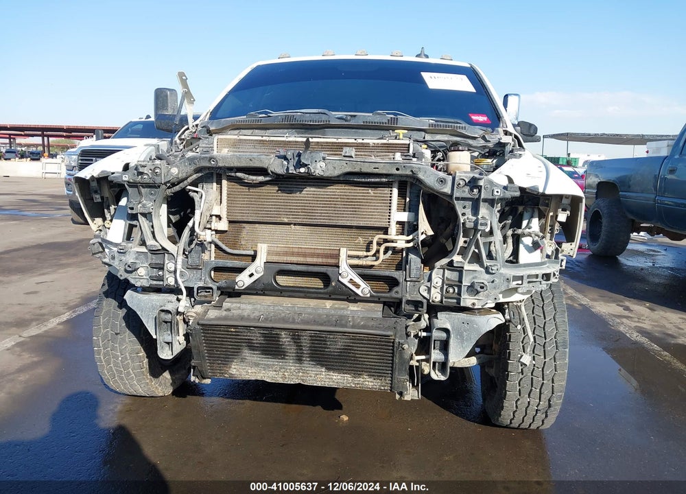 2017 RAM 3500 LIMITED  4X4 8' BOX VIN: 3C63RRKL1HG723627
