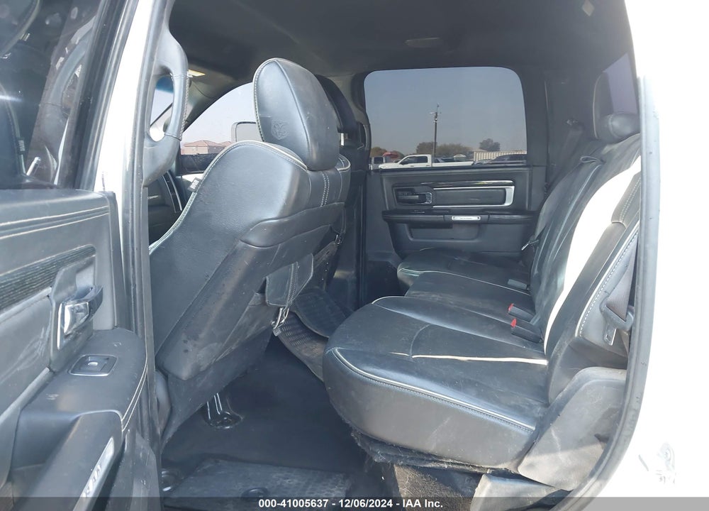 2017 RAM 3500 LIMITED  4X4 8' BOX VIN: 3C63RRKL1HG723627