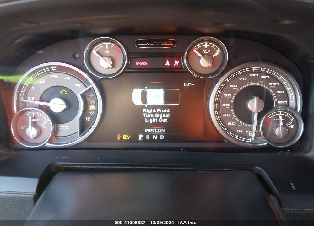 2017 RAM 3500 LIMITED  4X4 8' BOX VIN: 3C63RRKL1HG723627