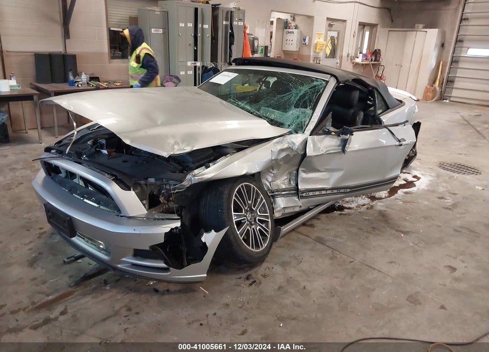 2014 FORD MUSTANG V6 PREMIUM VIN: 1ZVBP8EM1E5289685