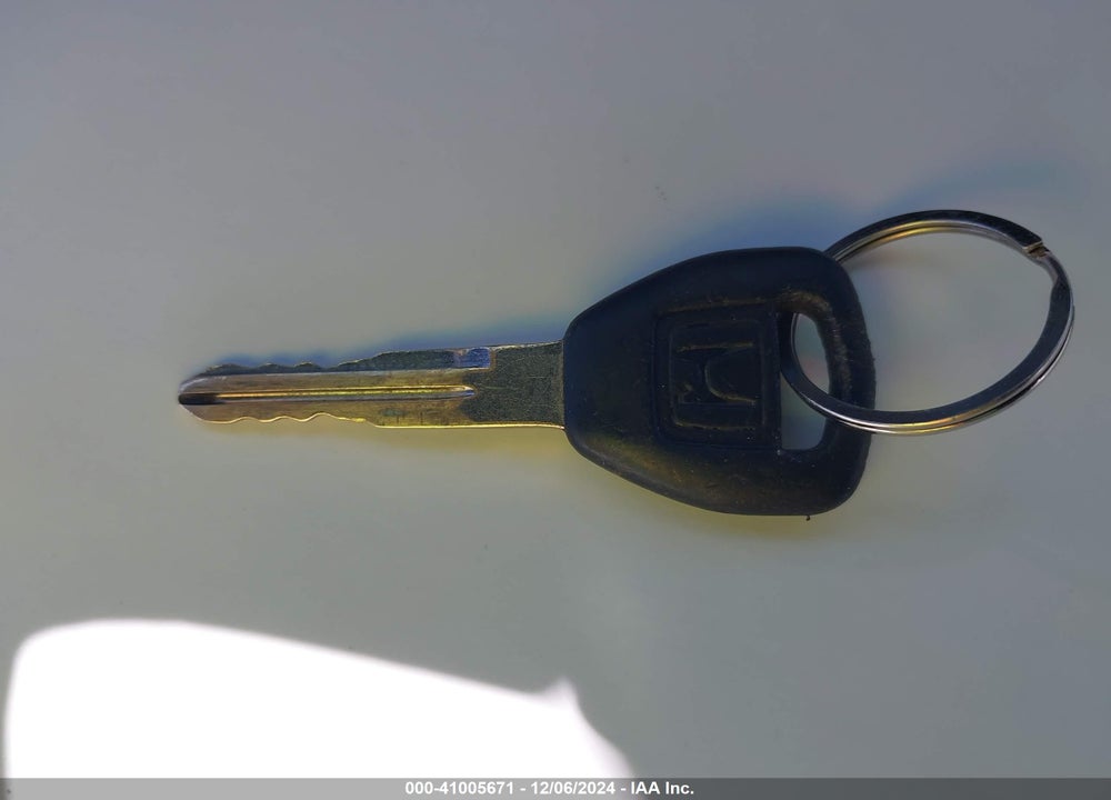 2002 HONDA CIVIC LX VIN: 2HGES16502H504136