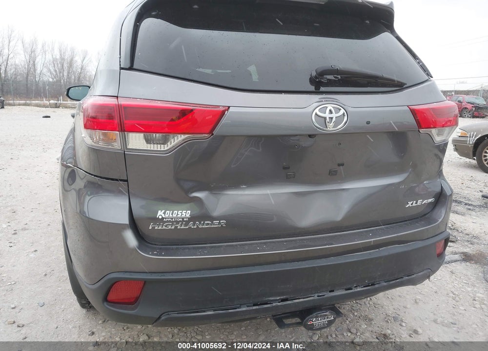 2017 TOYOTA HIGHLANDER XLE VIN: 5TDJZRFH6HS439157