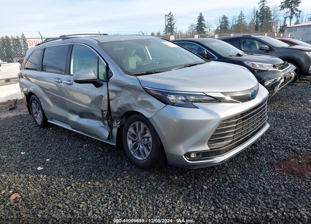 2025 TOYOTA SIENNA XLE VIN: 5TDJSKFC3SS156108