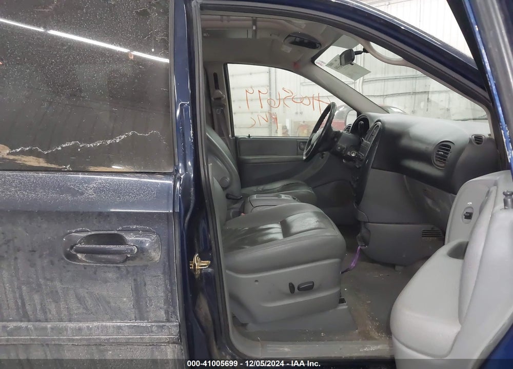 2005 DODGE GRAND CARAVAN SXT VIN: 2D4GP44L85R432731