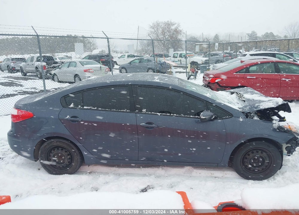 2015 KIA FORTE VIN: KNAFX4A68F5411607