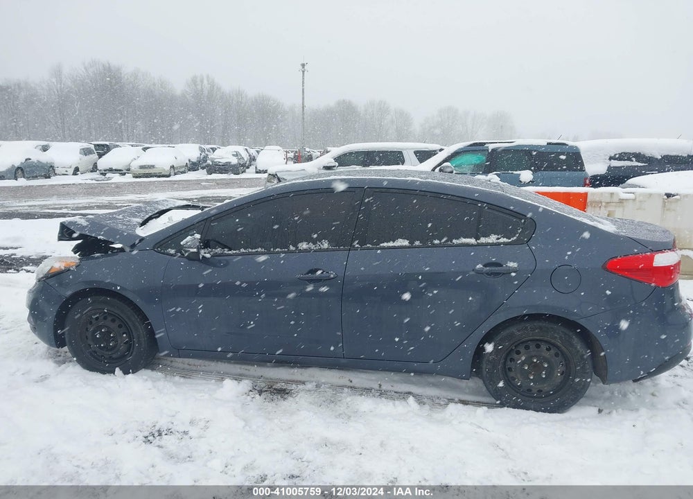 2015 KIA FORTE VIN: KNAFX4A68F5411607