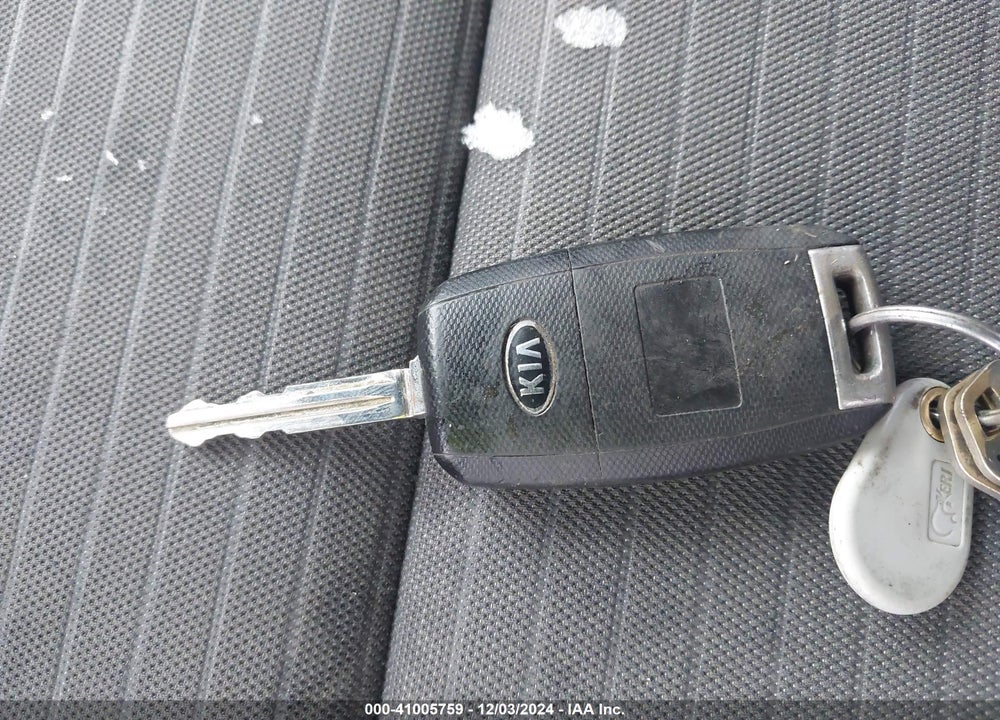2015 KIA FORTE VIN: KNAFX4A68F5411607