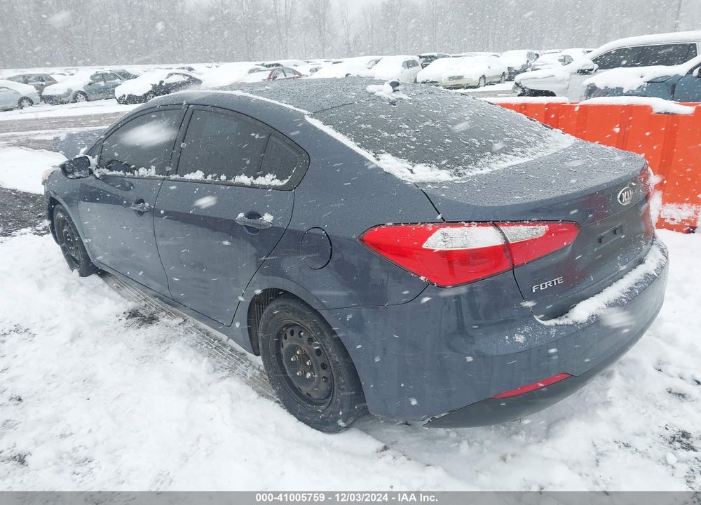 2015 KIA FORTE VIN: KNAFX4A68F5411607