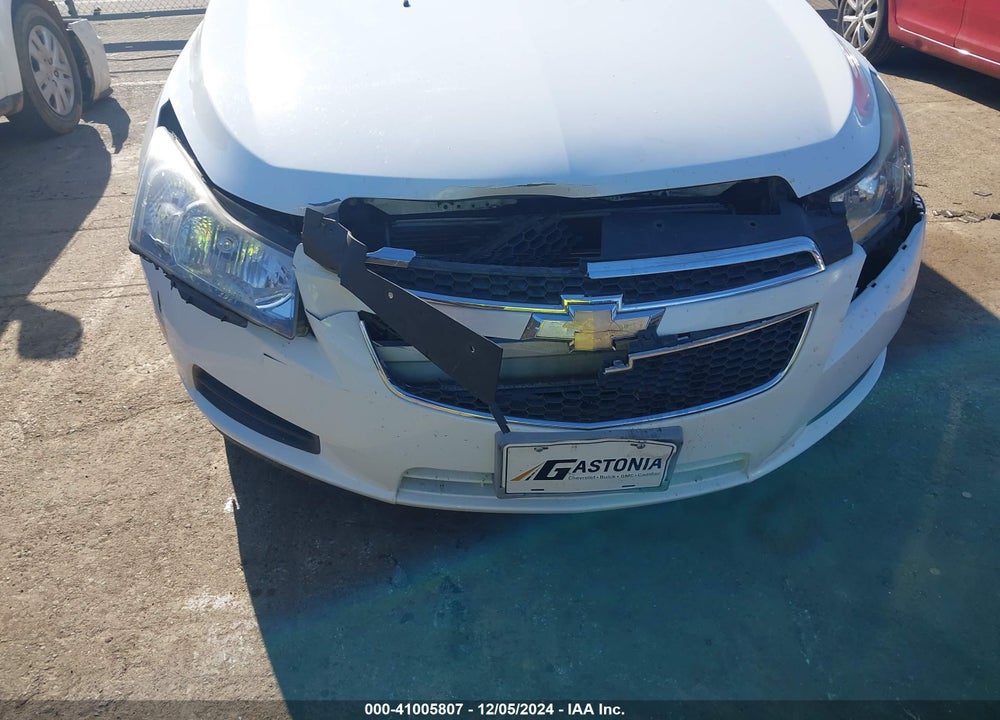 2014 CHEVROLET CRUZE 1LT AUTO VIN: 1G1PC5SB6E7355537