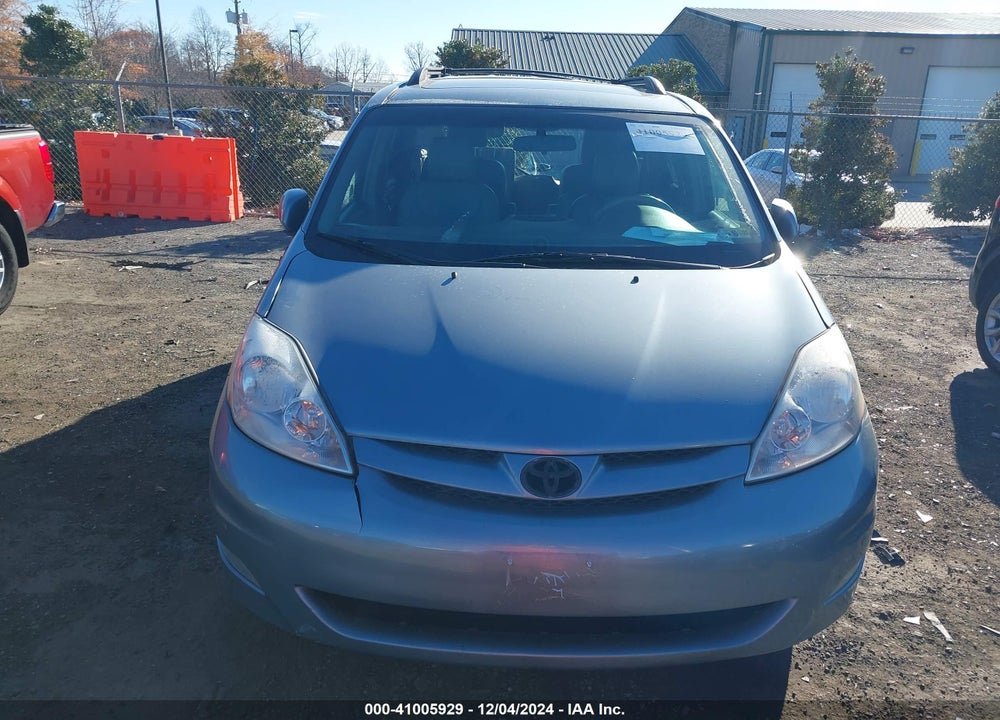 2010 TOYOTA SIENNA XLE VIN: 5TDYK4CC6AS320562