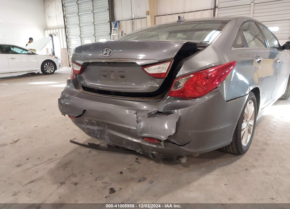2011 HYUNDAI SONATA VIN: 5NPEC4AC4BH032369