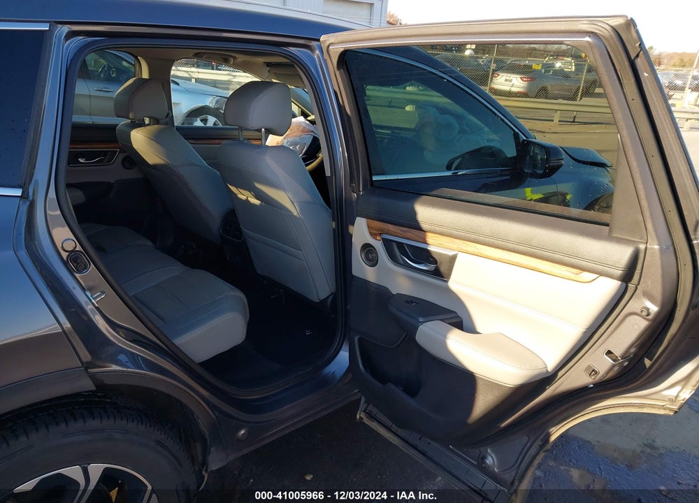2018 HONDA CR-V TOURING VIN: 2HKRW2H92JH644169