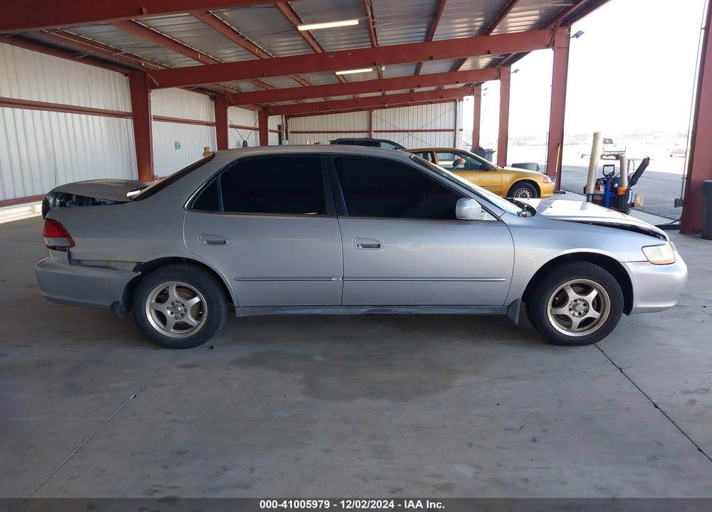2002 HONDA ACCORD 2.3 LX/LX VIN: 3HGCG66552G703687
